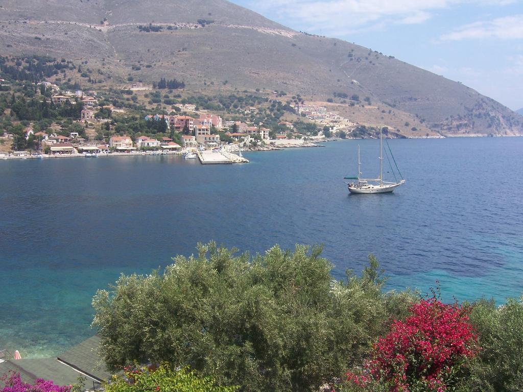 Ballas Apartments Agia Efimia Quarto foto