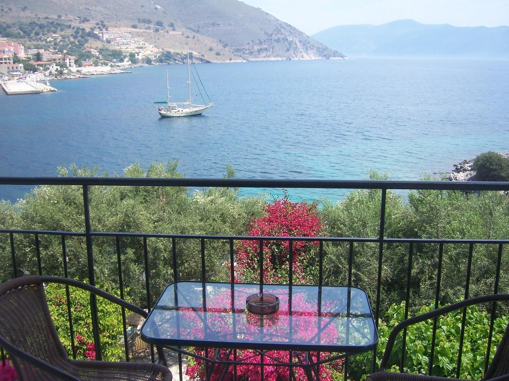 Ballas Apartments Agia Efimia Quarto foto
