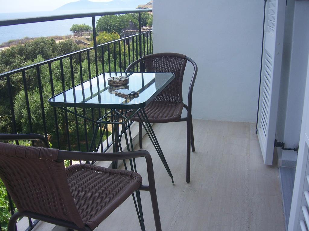 Ballas Apartments Agia Efimia Quarto foto